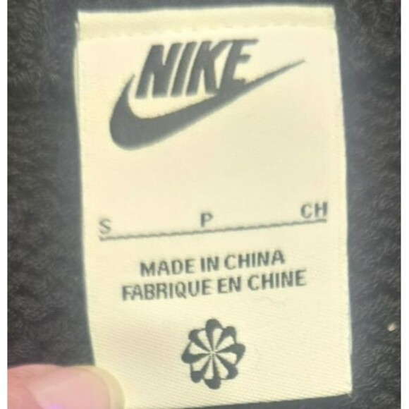 Nike Mens Sz Small Cable Knit Big Swoosh Sweater Black DQ5176 010 $175 - Picture 3 of 9